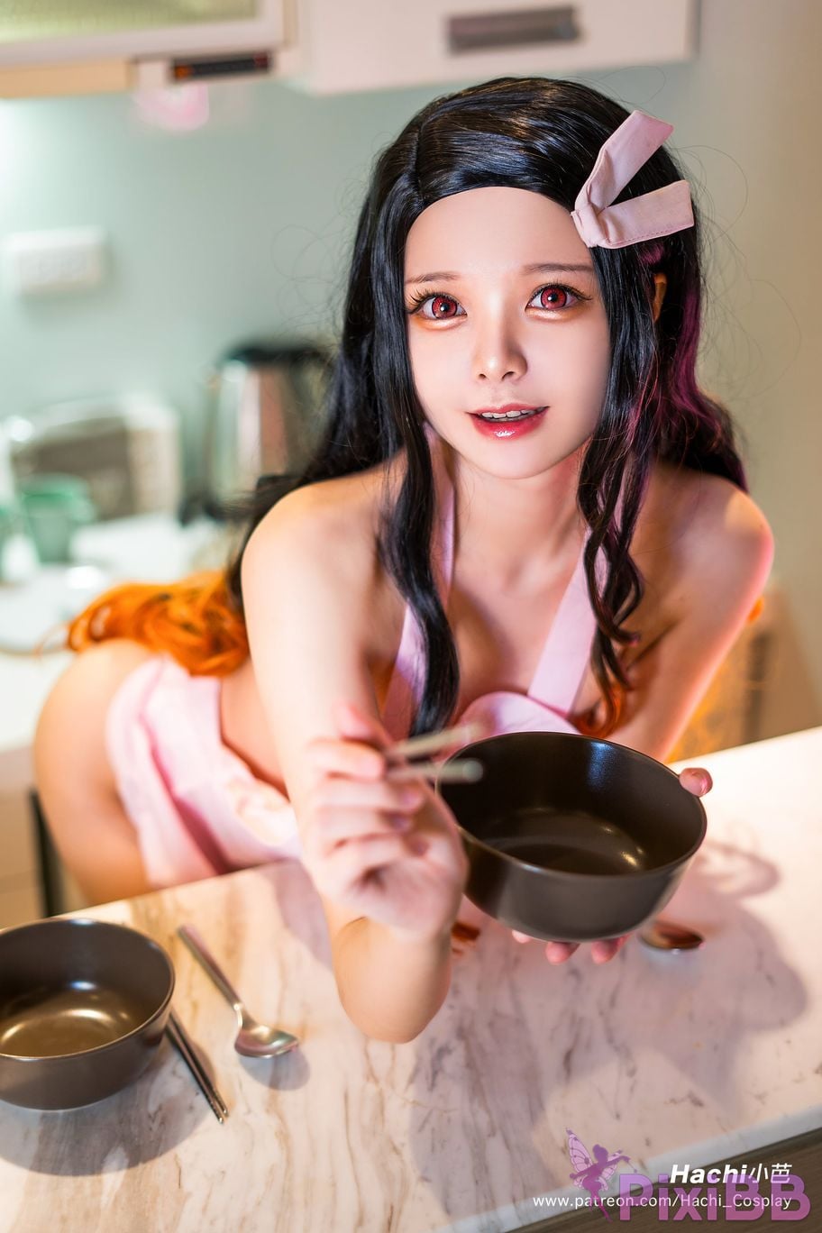 Coser Hachi Nezuko Apron PixiBB.COM 003