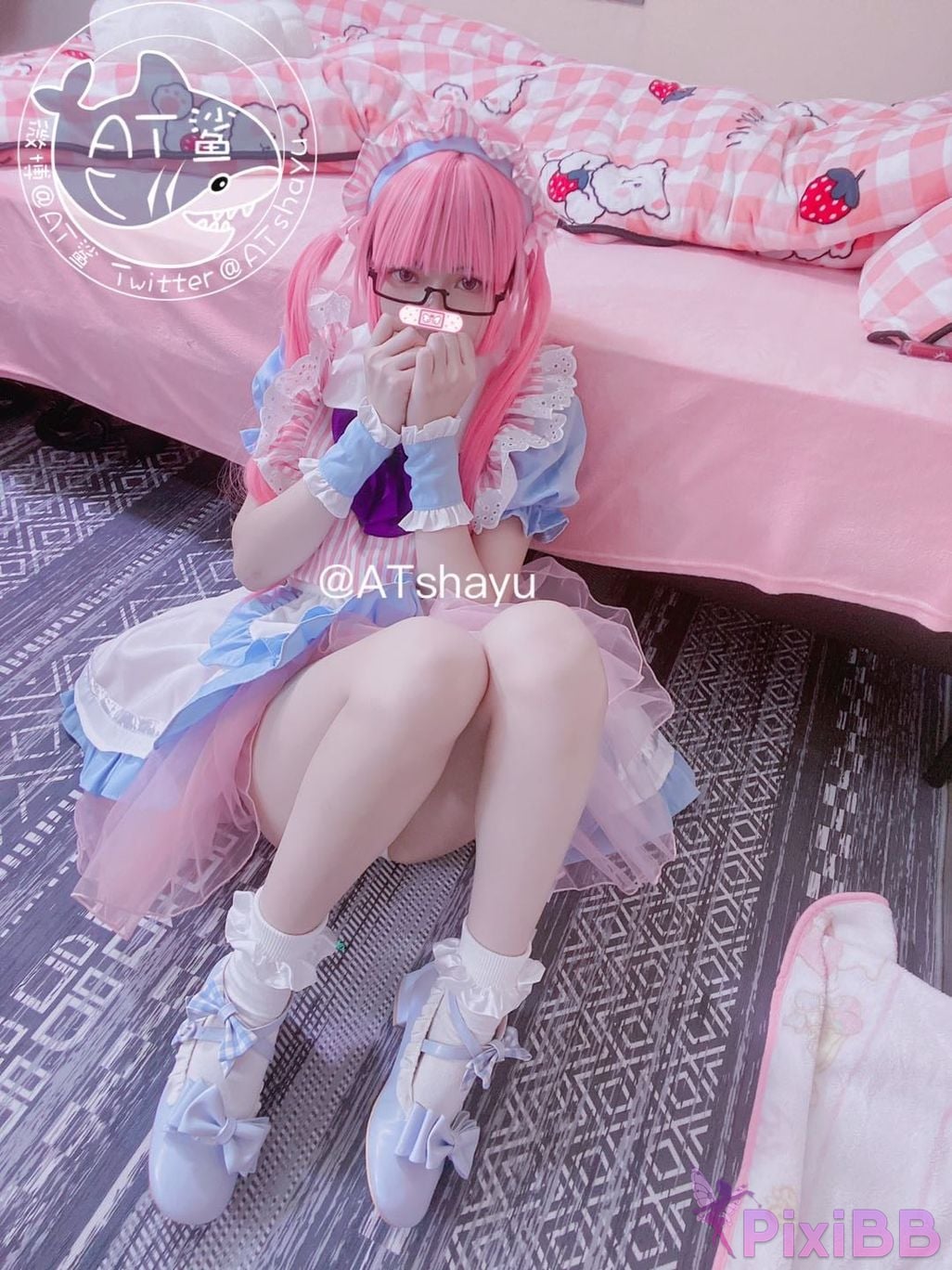 Coser AT PixiBB.COM 001