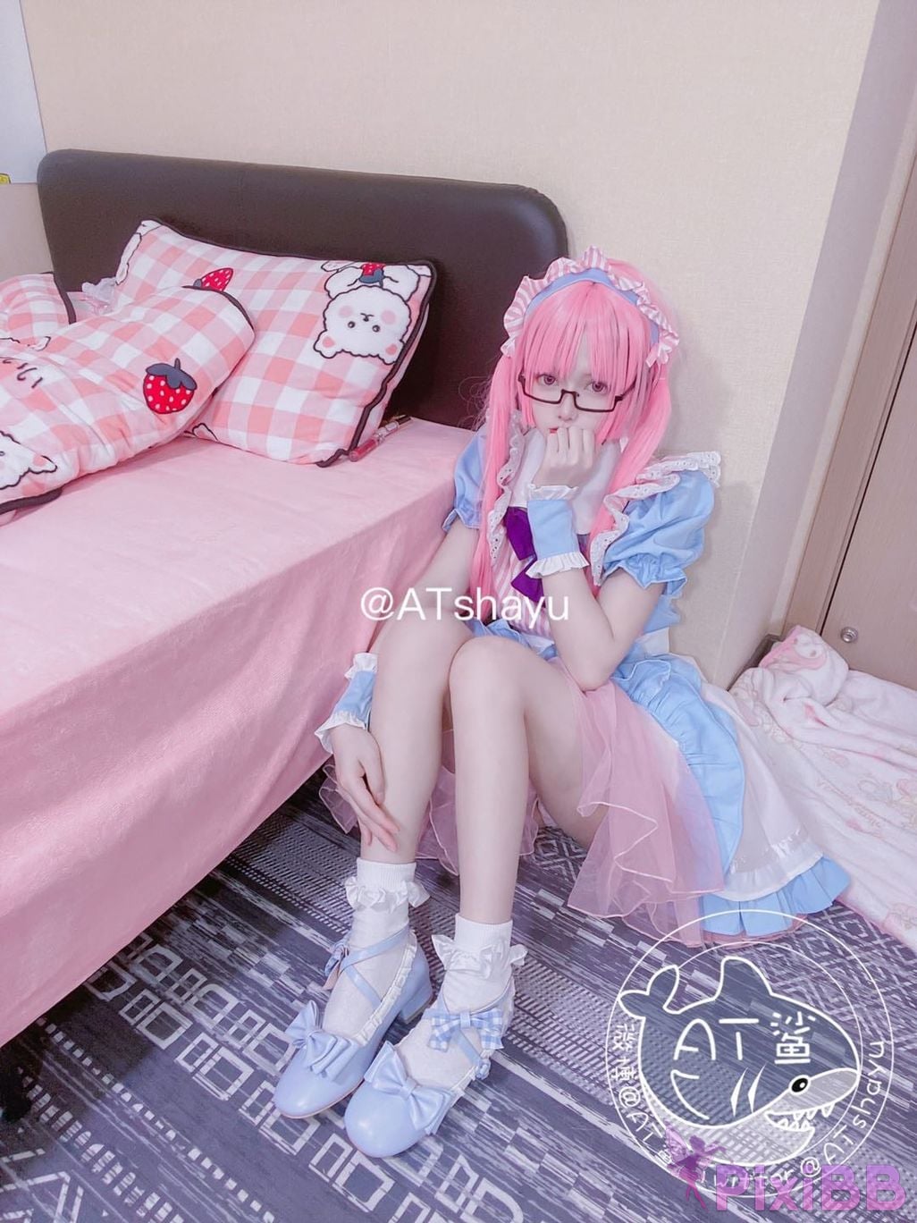 Coser AT PixiBB.COM 002