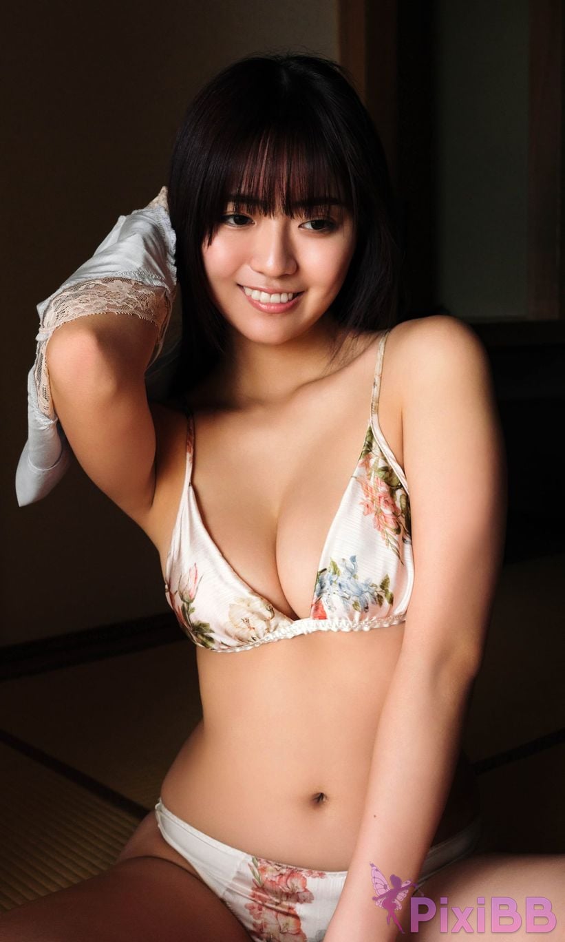 Japanese Idol Toyoda Runa Toyota Luna Digital only in the middle of a dream weekly play PHOTO BOOK PixiBB.COM 039