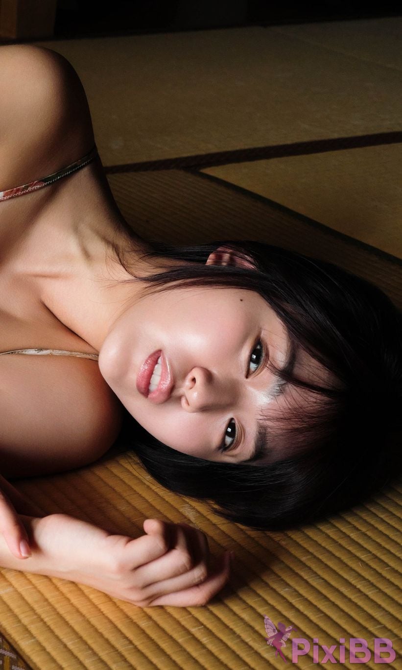 Japanese Idol Toyoda Runa Toyota Luna Digital only in the middle of a dream weekly play PHOTO BOOK PixiBB.COM 042
