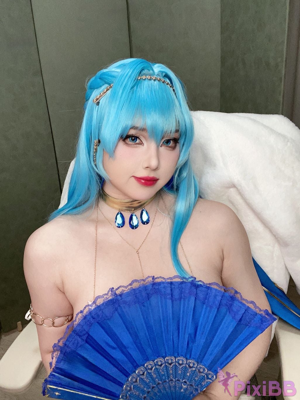 Cosplayer Pipi Nai is so cute Nikke goddess of victory Helen dress PixiBB.COM 051