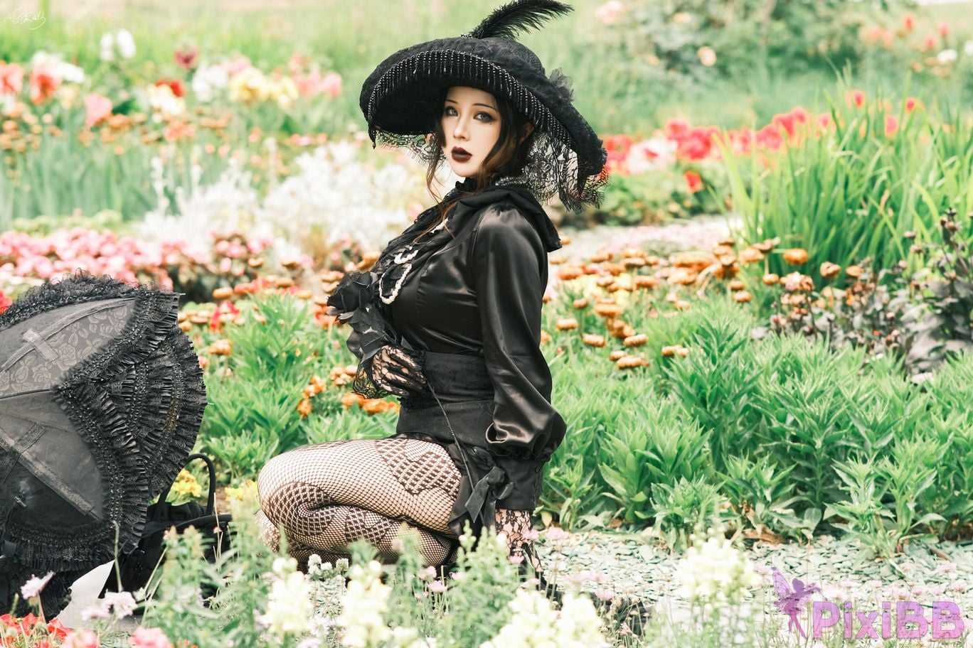 Cosplayer Pipi Nai is so cute gothic widow PixiBB.COM 003