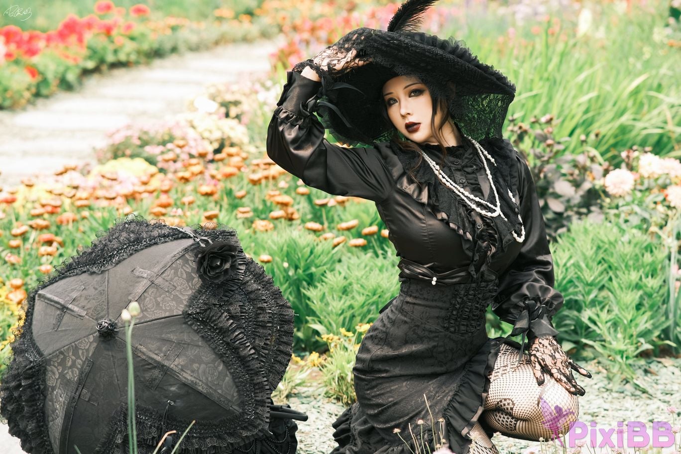 Cosplayer Pipi Nai is so cute gothic widow PixiBB.COM 007