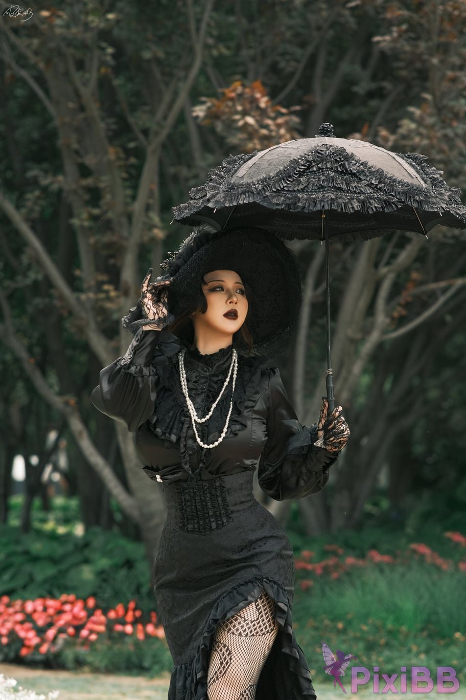 Cosplayer Pipi Nai is so cute gothic widow PixiBB.COM 009