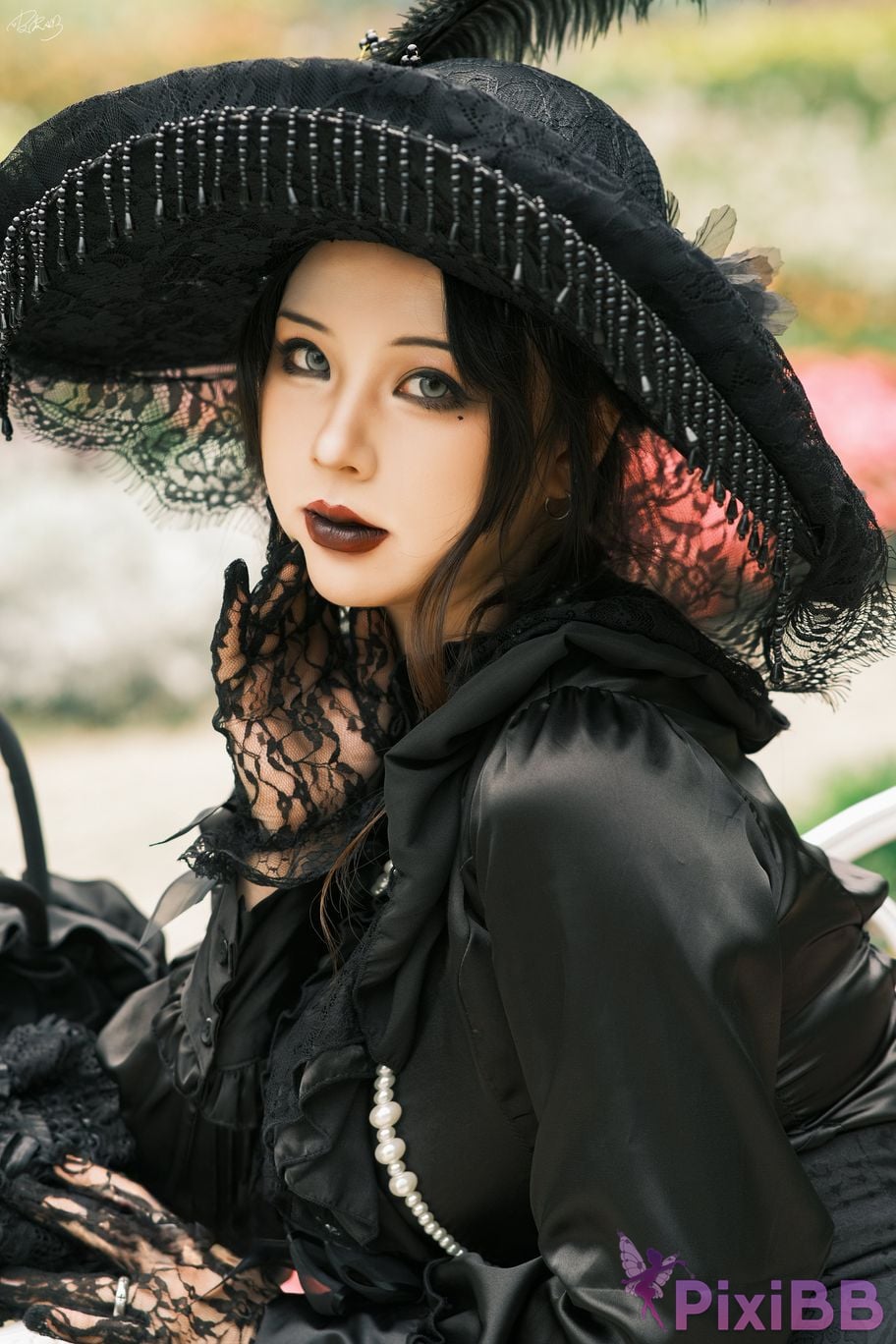 Cosplayer Pipi Nai is so cute gothic widow PixiBB.COM 012