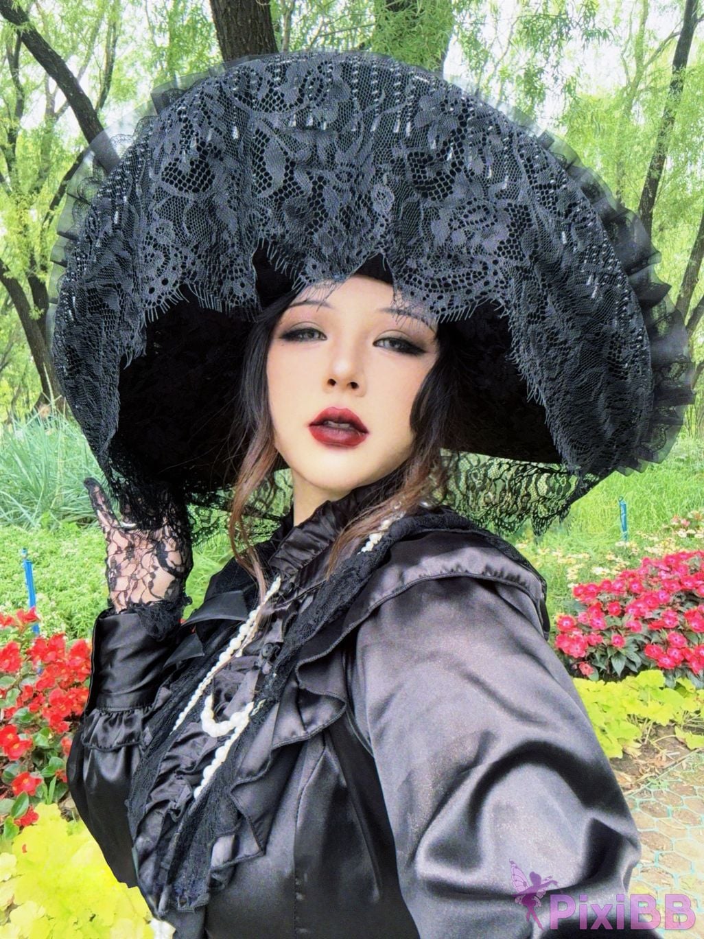 Cosplayer Pipi Nai is so cute gothic widow PixiBB.COM 022