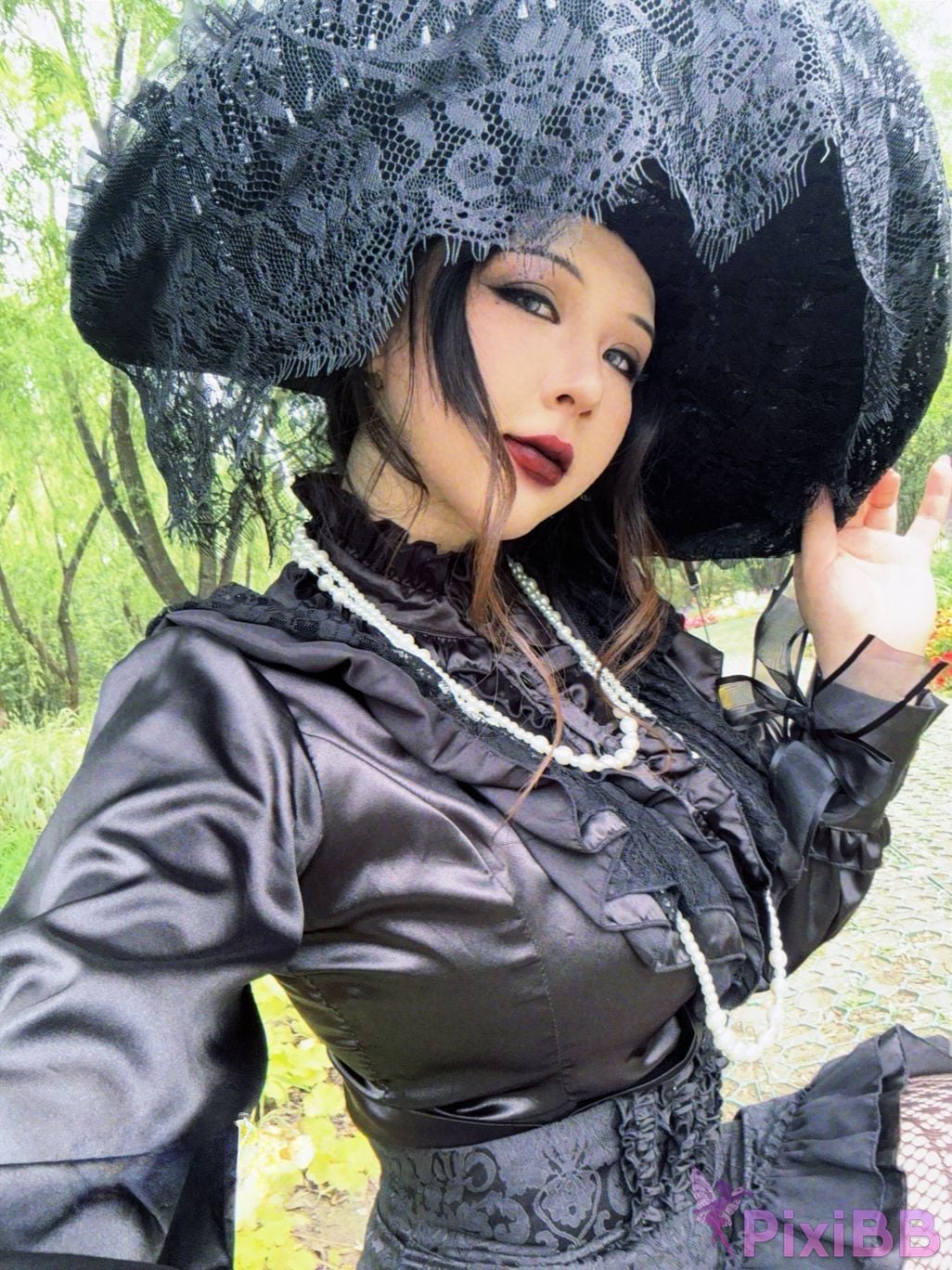 Cosplayer Pipi Nai is so cute gothic widow PixiBB.COM 026
