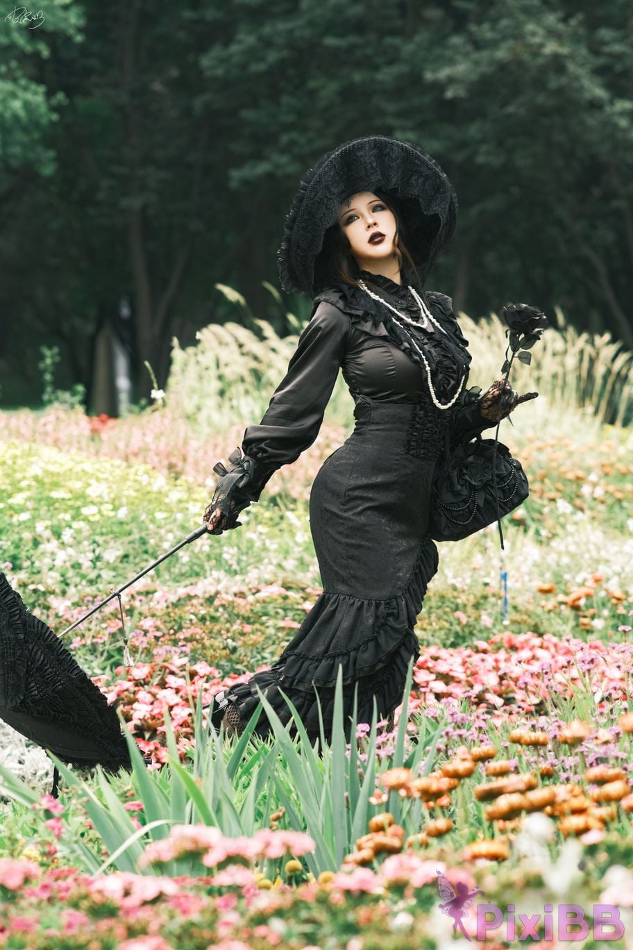Cosplayer Pipi Nai is so cute gothic widow PixiBB.COM 028