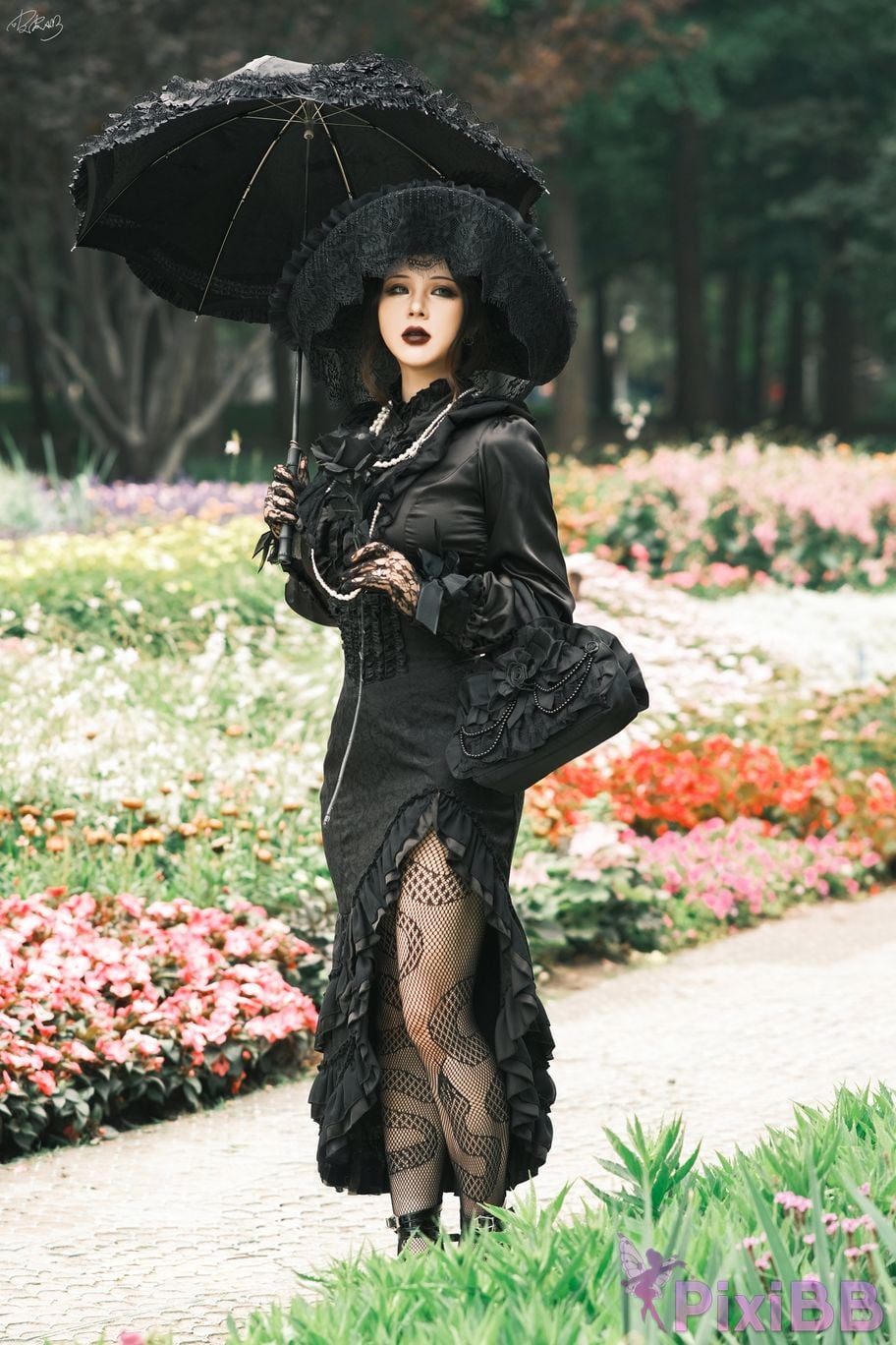 Cosplayer Pipi Nai is so cute gothic widow PixiBB.COM 029