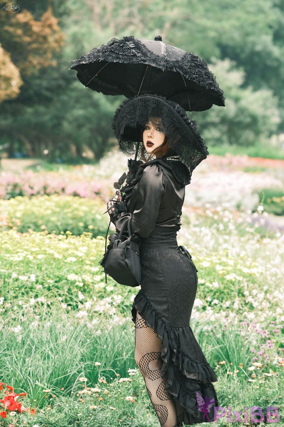 Cosplayer Pipi Nai is so cute gothic widow PixiBB.COM 030