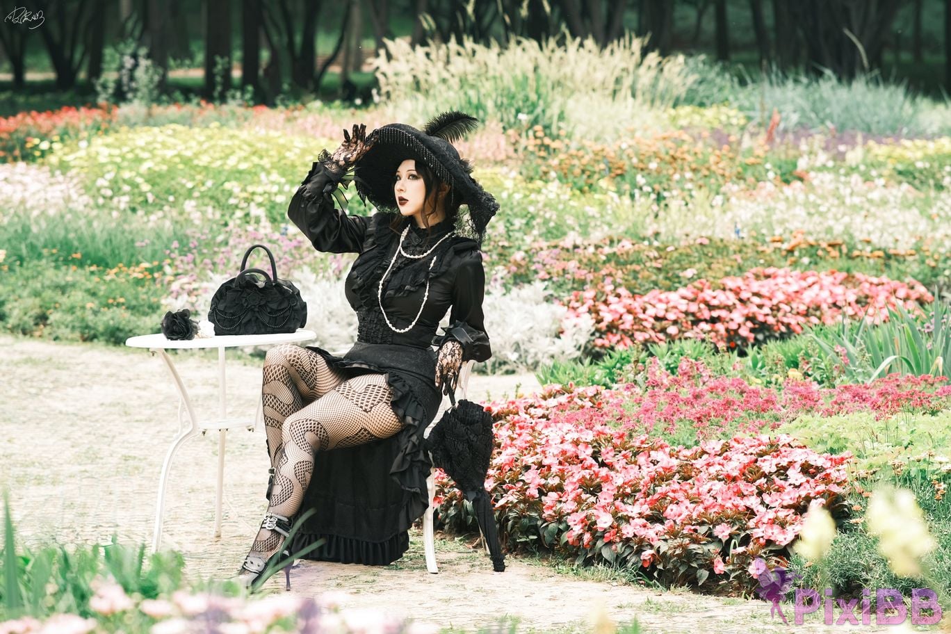 Cosplayer Pipi Nai is so cute gothic widow PixiBB.COM 032