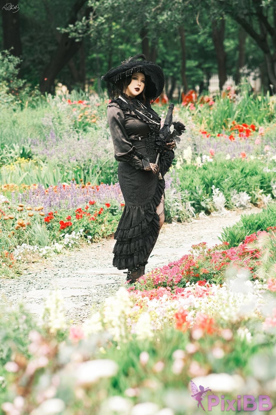 Cosplayer Pipi Nai is so cute gothic widow PixiBB.COM 035