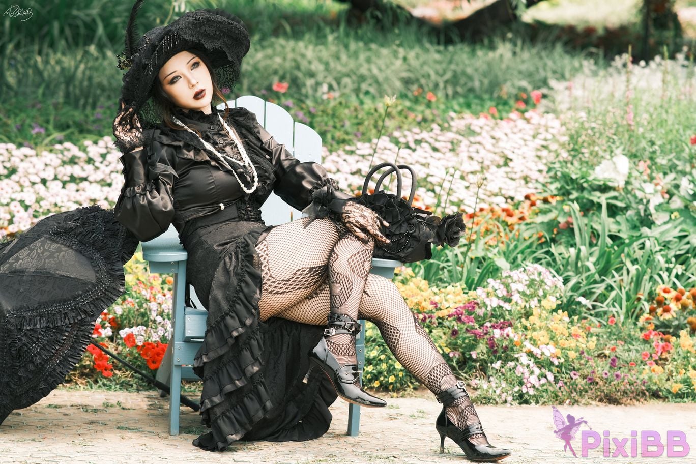 Cosplayer Pipi Nai is so cute gothic widow PixiBB.COM 038