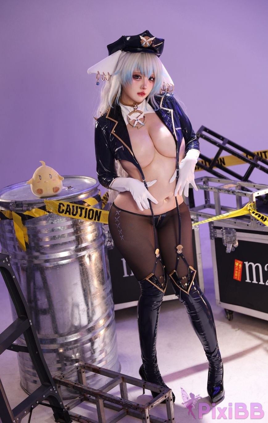 Cosplayer soso swish Shinano policewoman PixiBB.COM 020.JPG