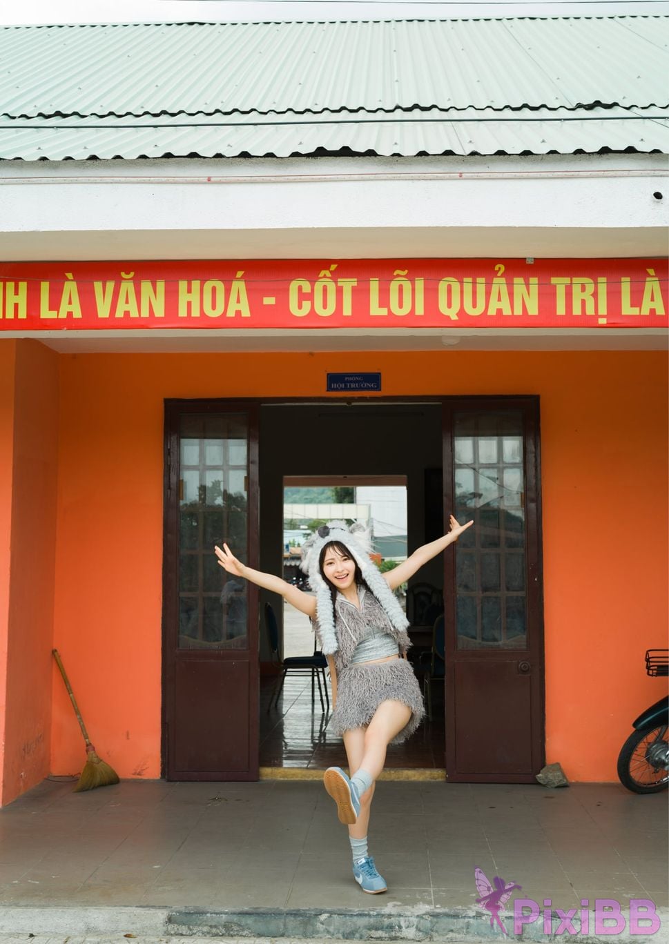 Japanese Idol TOOMI Jumi Digital only YJ PHOTO BOOK Continued Pomi Anywhere train Vietnam edition PixiBB.COM 005