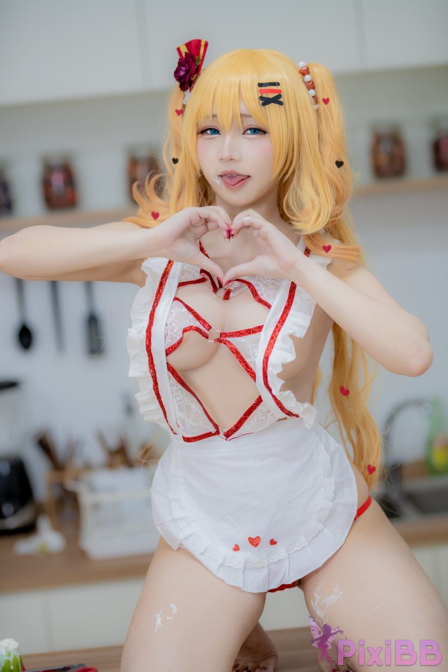 Cosplayer Takanashi Hanari Hachama apron PixiBB.COM 013