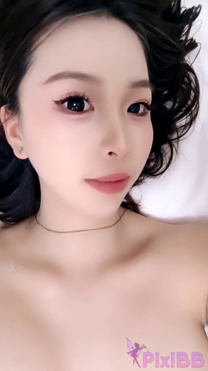 Yueyue 18 The year old little fairy joins hands with her best friend for a private photoshoot White tender and smooth Nothing to say about the figure PixiBB.COM 014