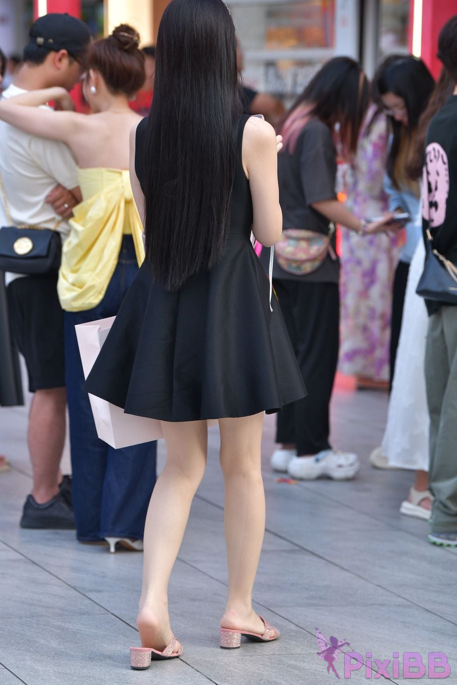 Featured Street Photography Works No.5994 Ultra thin silk slippers black dress PixiBB.COM 007