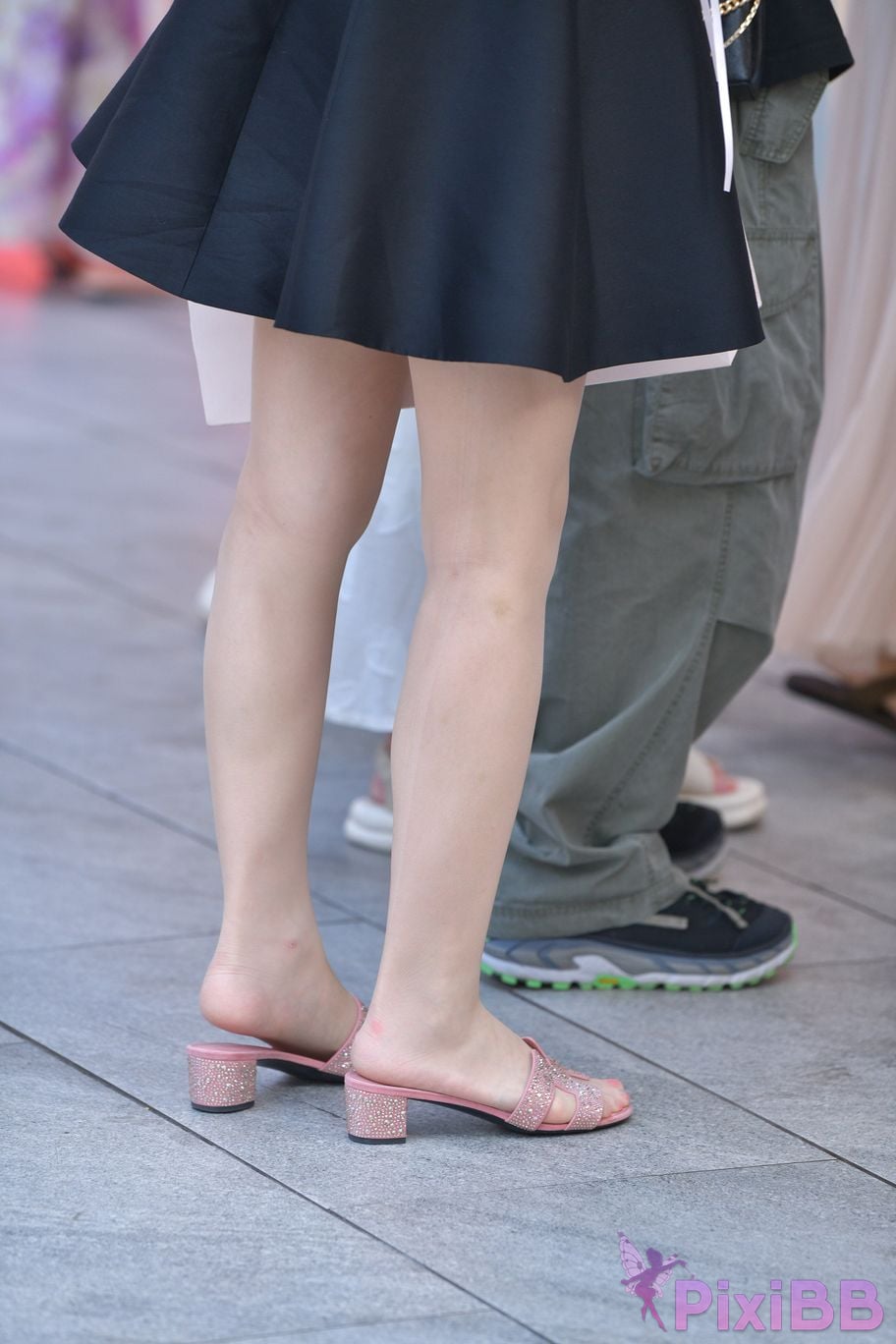 Featured Street Photography Works No.5994 Ultra thin silk slippers black dress PixiBB.COM 014