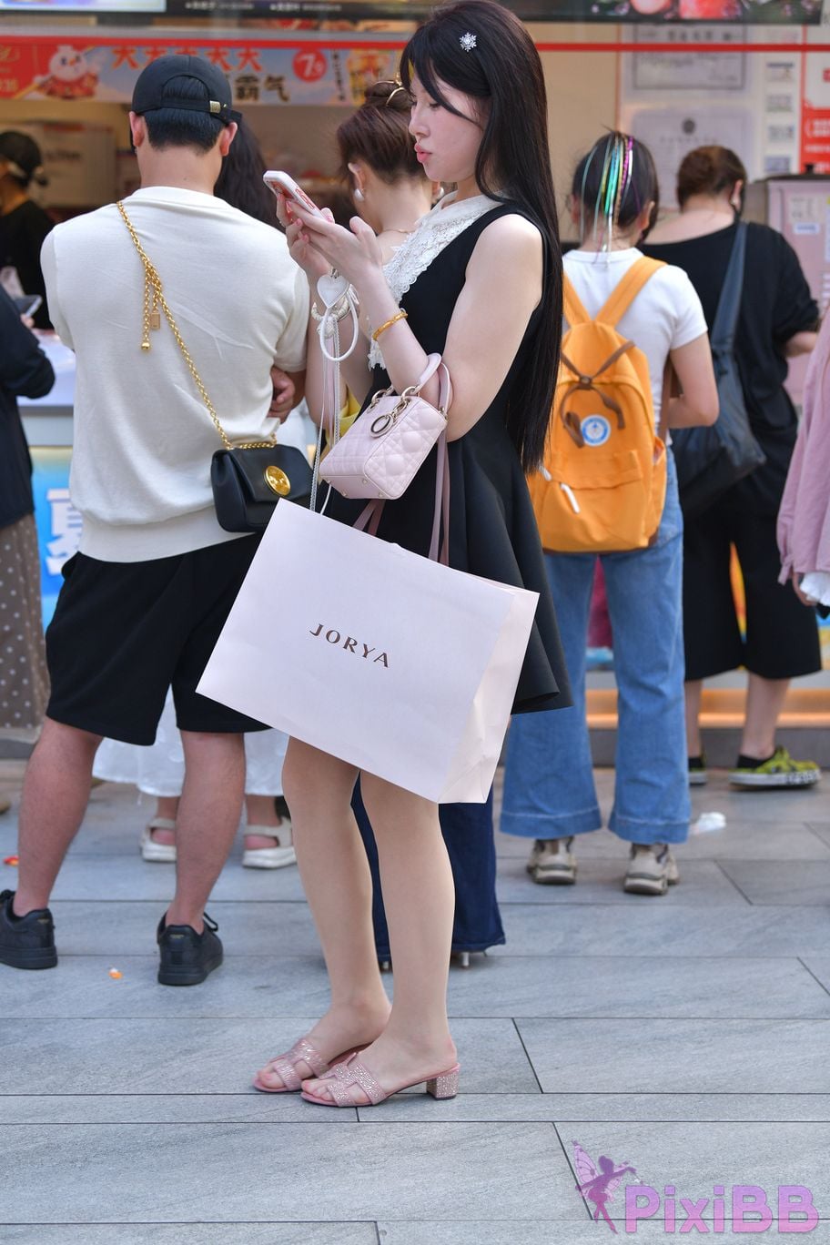 Featured Street Photography Works No.5994 Ultra thin silk slippers black dress PixiBB.COM 035