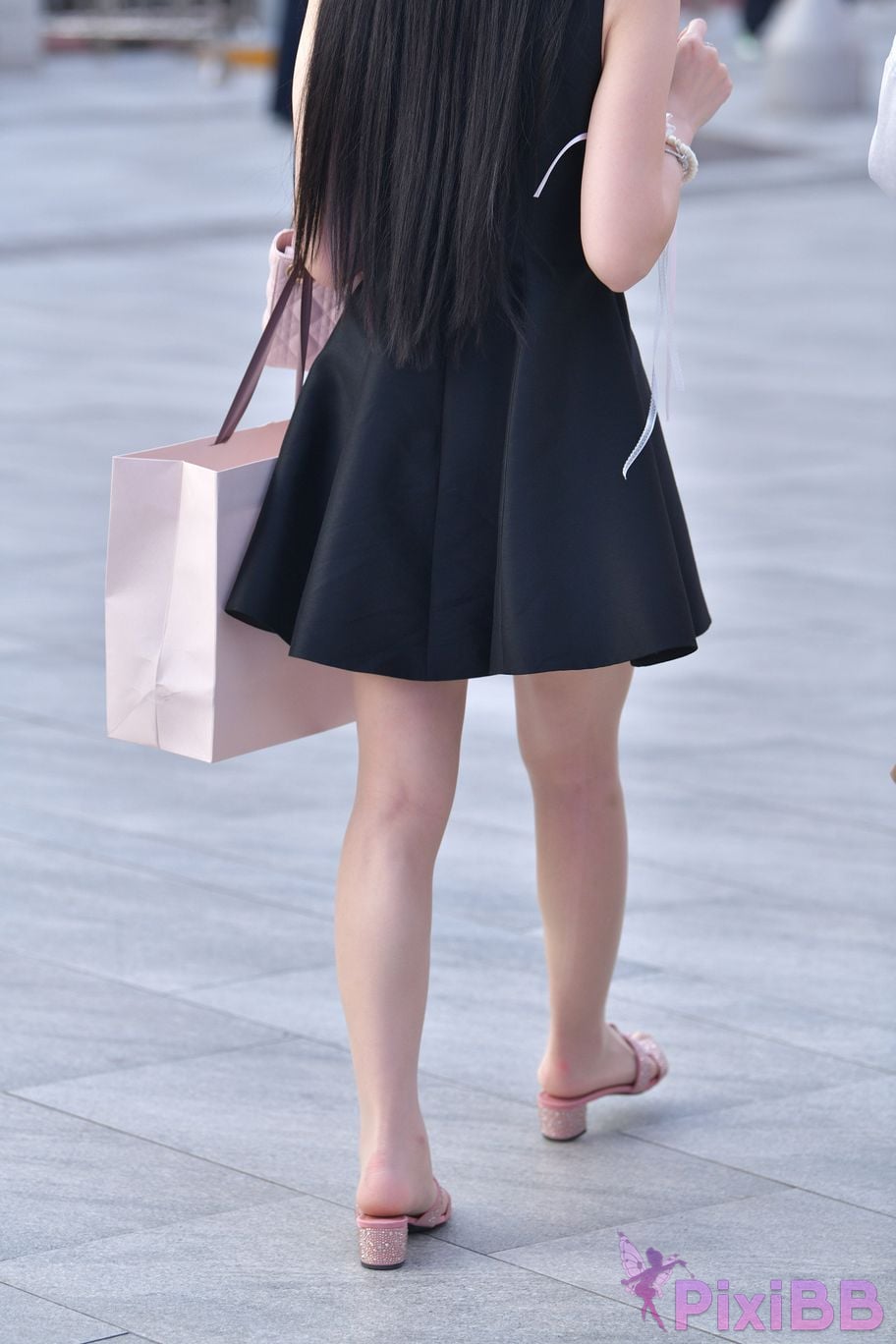 Featured Street Photography Works No.5994 Ultra thin silk slippers black dress PixiBB.COM 093