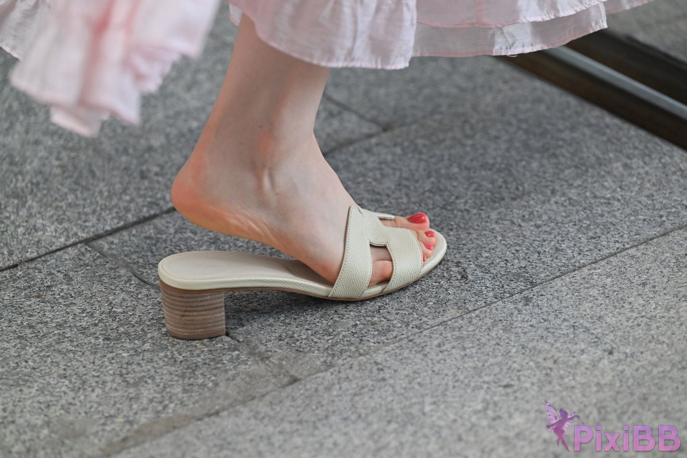 Featured Street Photography Works No.5998 Chunxiao slippers for beautiful feet PixiBB.COM 077