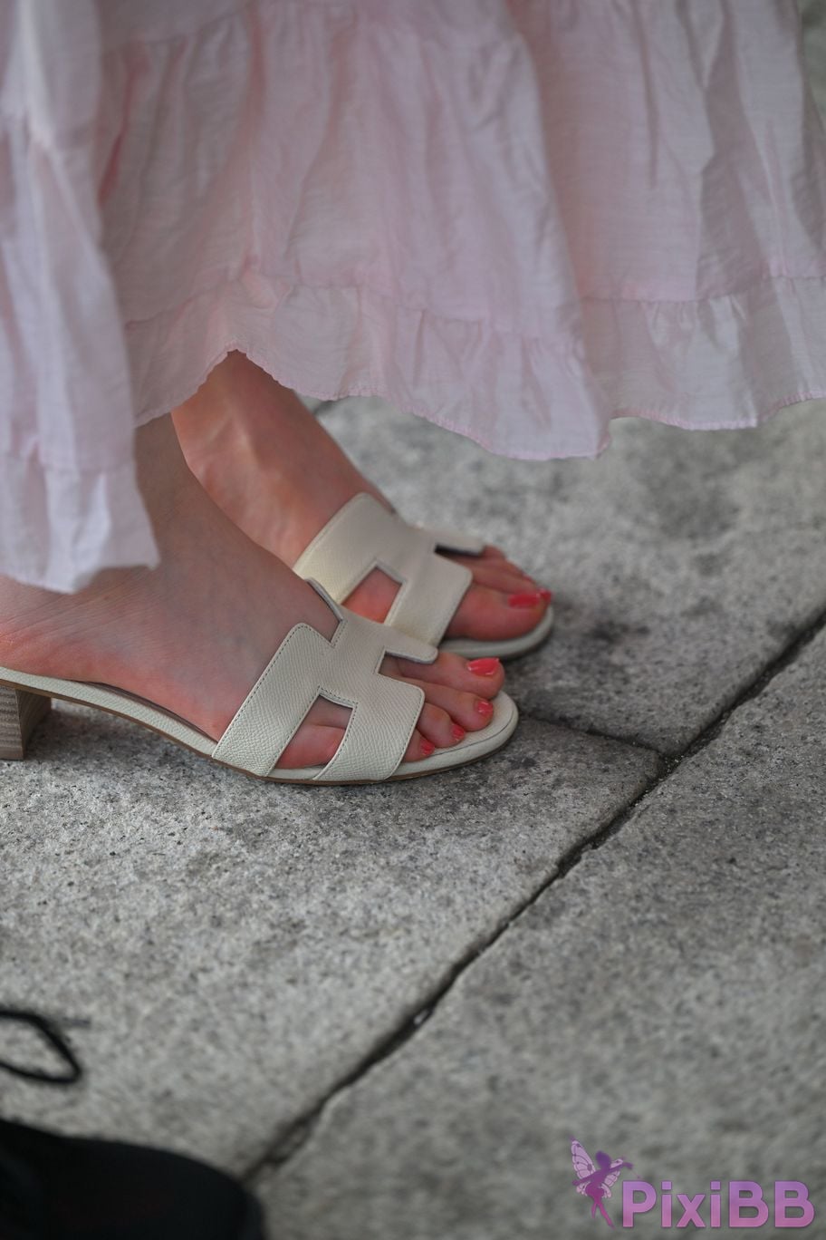 Featured Street Photography Works No.5998 Chunxiao slippers for beautiful feet PixiBB.COM 099