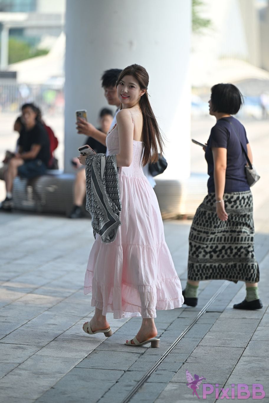 Featured Street Photography Works No.5998 Chunxiao slippers for beautiful feet PixiBB.COM 140