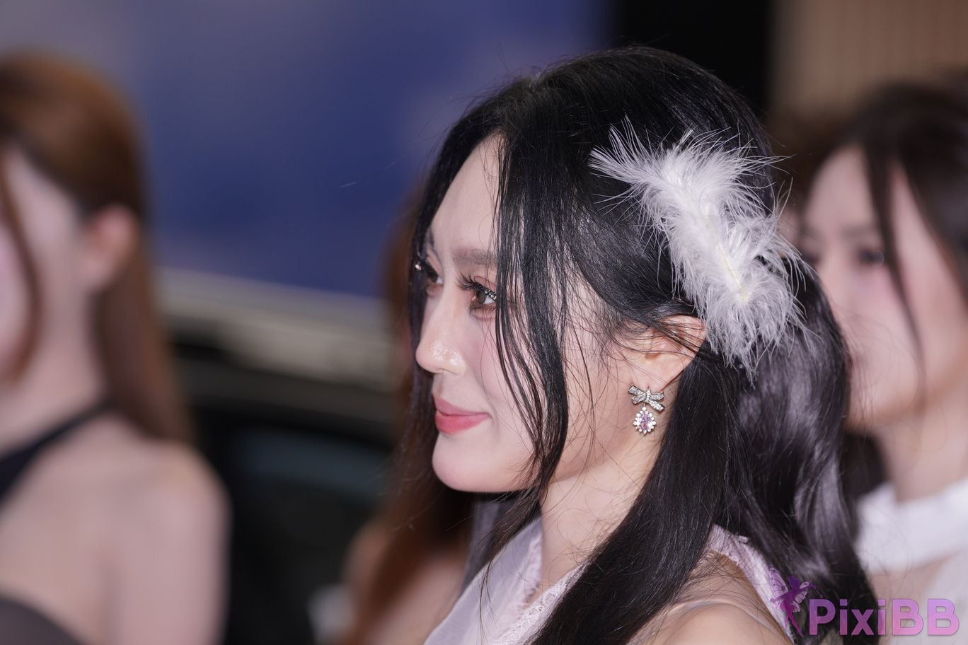 Featured Street Photography Works No.6000 goddess in white dress YU Bai PixiBB.COM 057