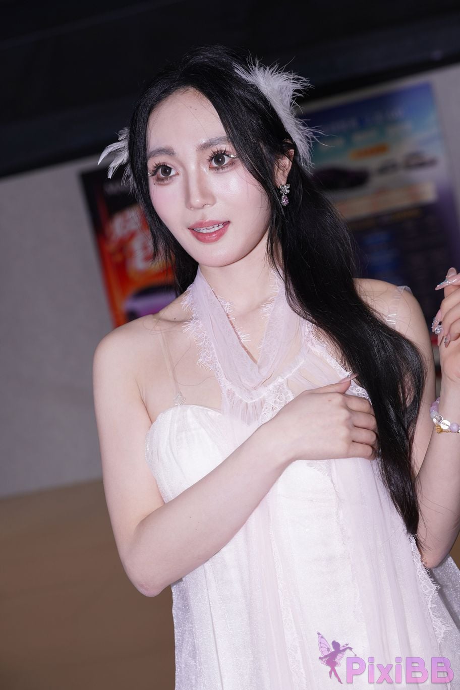 Featured Street Photography Works No.6000 goddess in white dress YU Bai PixiBB.COM 168