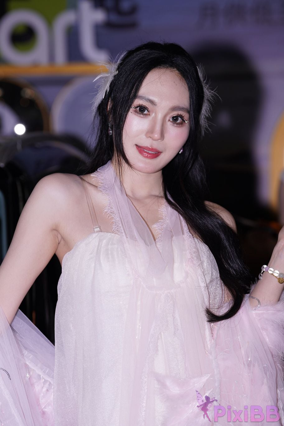 Featured Street Photography Works No.6000 goddess in white dress YU Bai PixiBB.COM 233