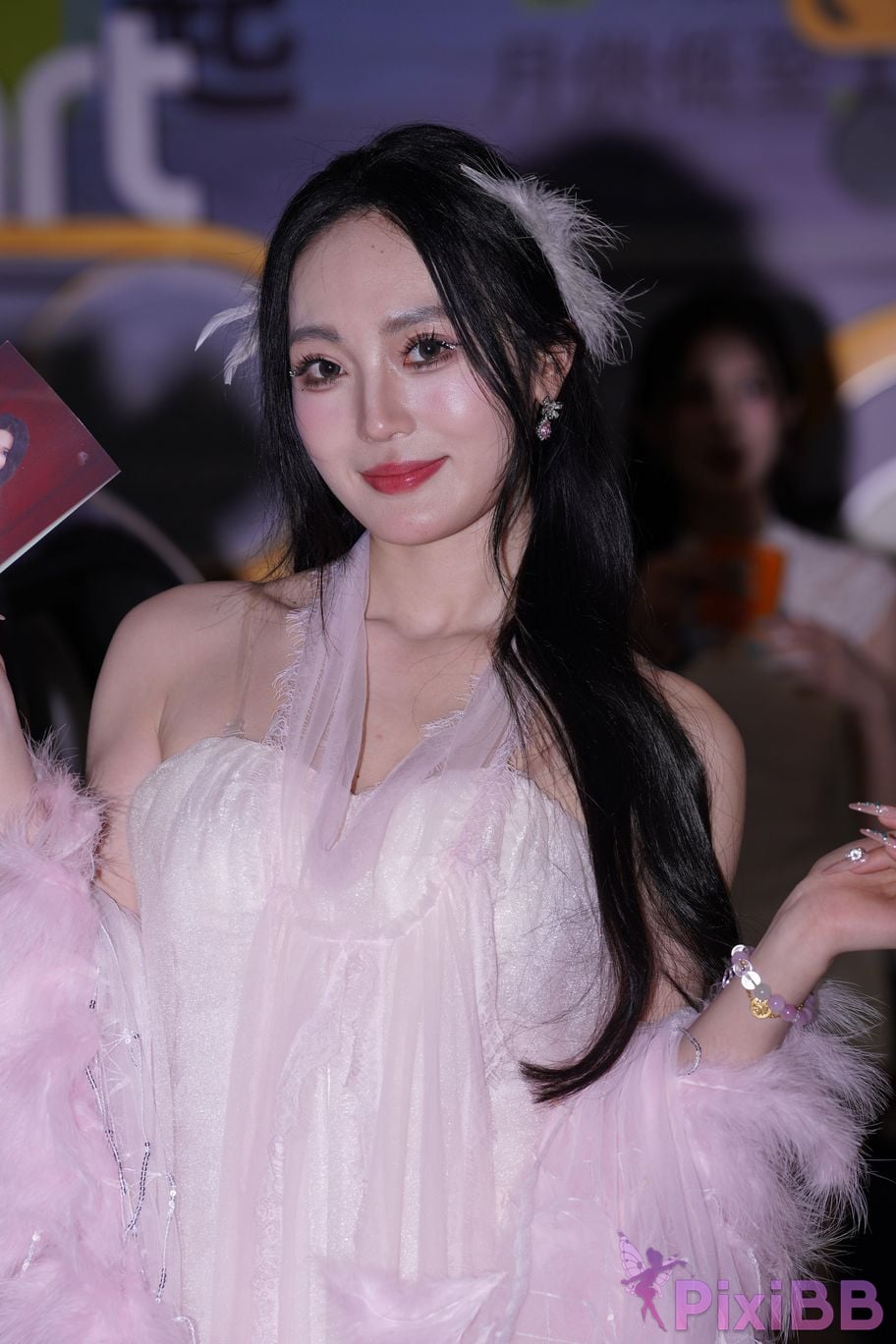 Featured Street Photography Works No.6000 goddess in white dress YU Bai PixiBB.COM 234