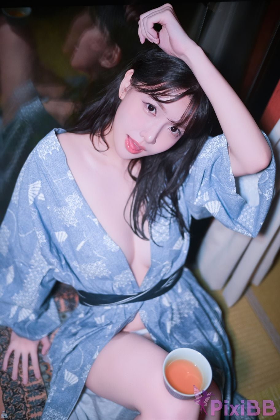 BLUECAKE Lee Ahrin KIMONO PixiBB.COM 220