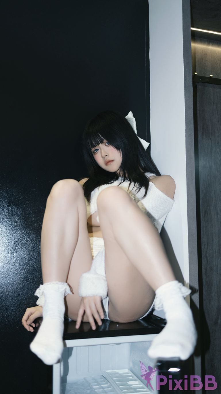 Cosplayer Tokuyama white furry PixiBB.COM 006