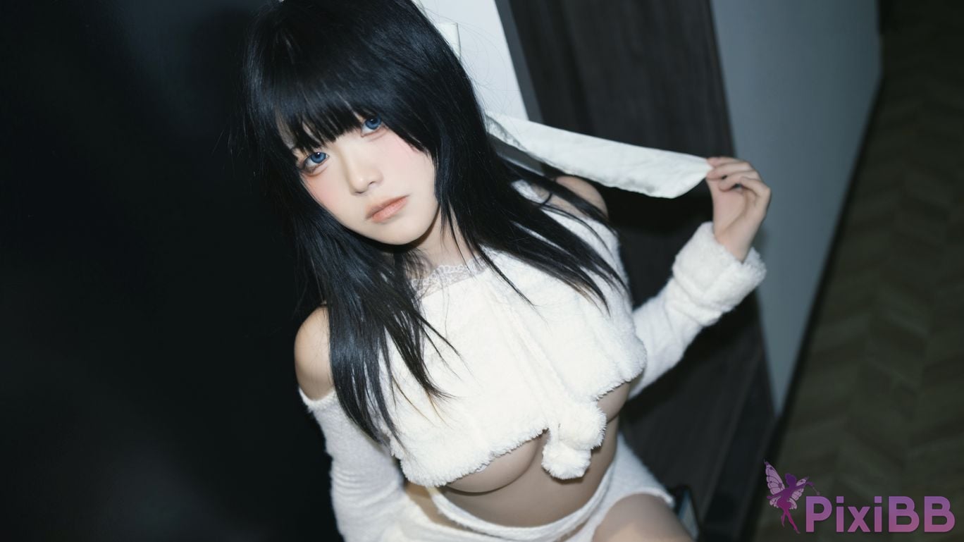 Cosplayer Tokuyama white furry PixiBB.COM 010