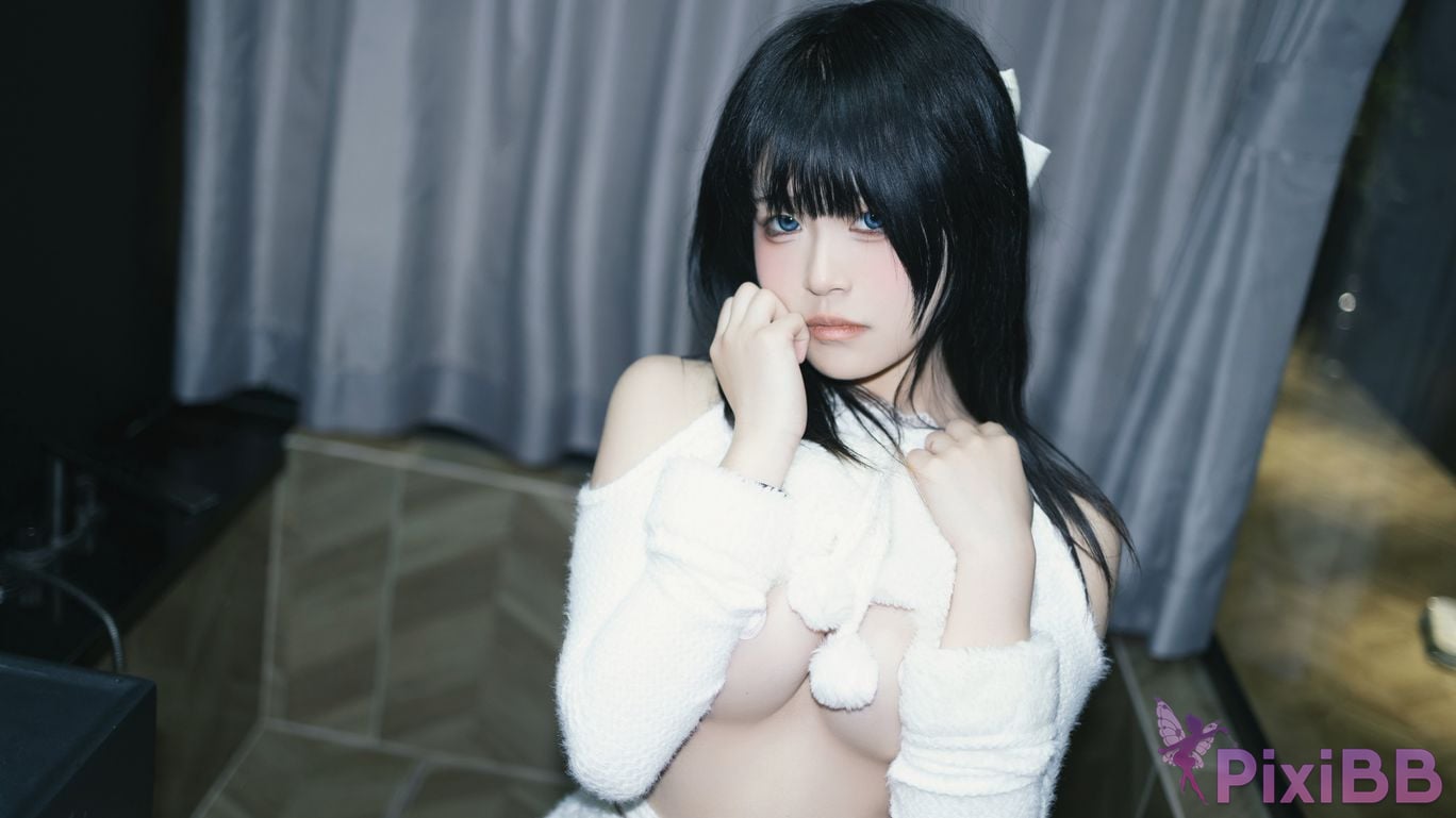 Cosplayer Tokuyama white furry PixiBB.COM 020
