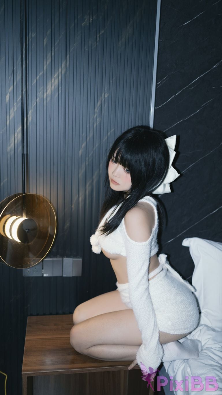 Cosplayer Tokuyama white furry PixiBB.COM 027