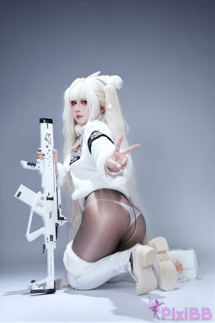 Cosplayer Half son Nikke goddess of victory Blanche lucky express PixiBB.COM 010