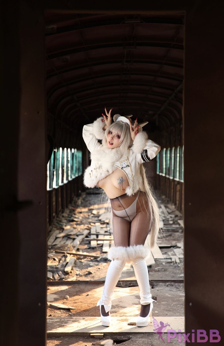 Cosplayer soso swish white rabbit train outdoor PixiBB.COM 001.JPG