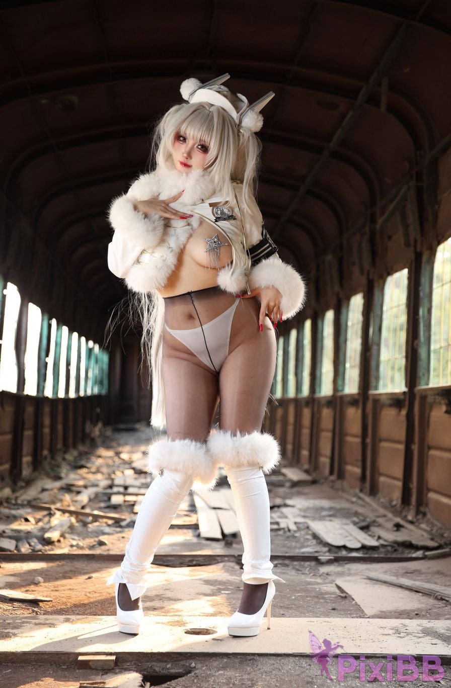Cosplayer soso swish white rabbit train outdoor PixiBB.COM 005.JPG