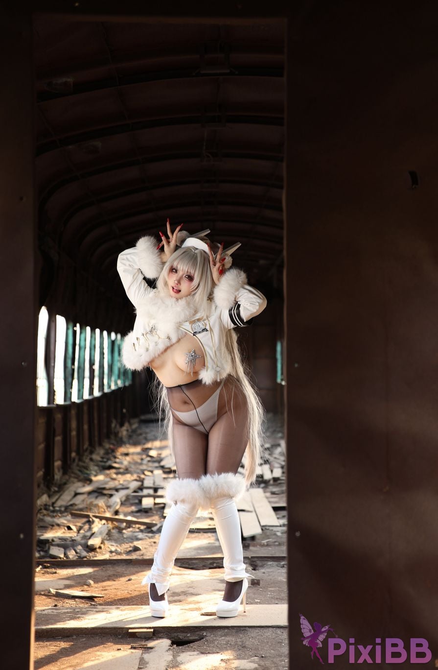 Cosplayer soso swish white rabbit train outdoor PixiBB.COM 008.JPG