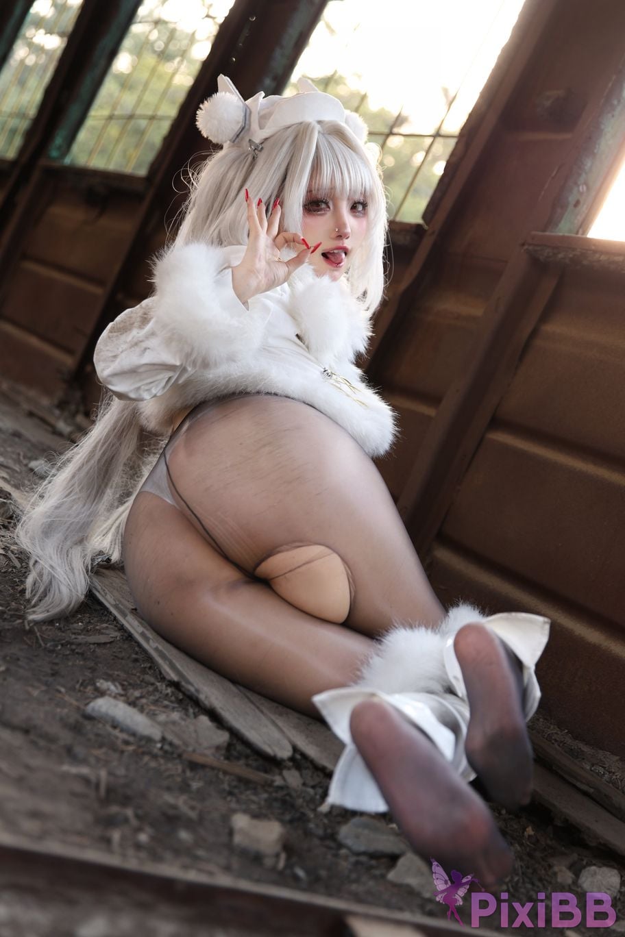Cosplayer soso swish white rabbit train outdoor PixiBB.COM 013.JPG