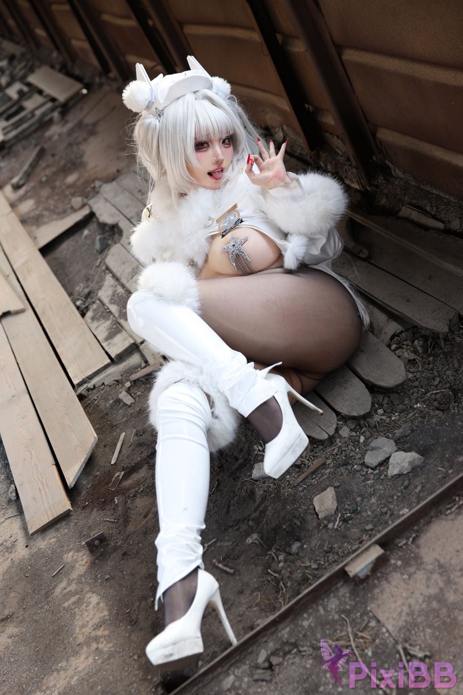 Cosplayer soso swish white rabbit train outdoor PixiBB.COM 037.JPG