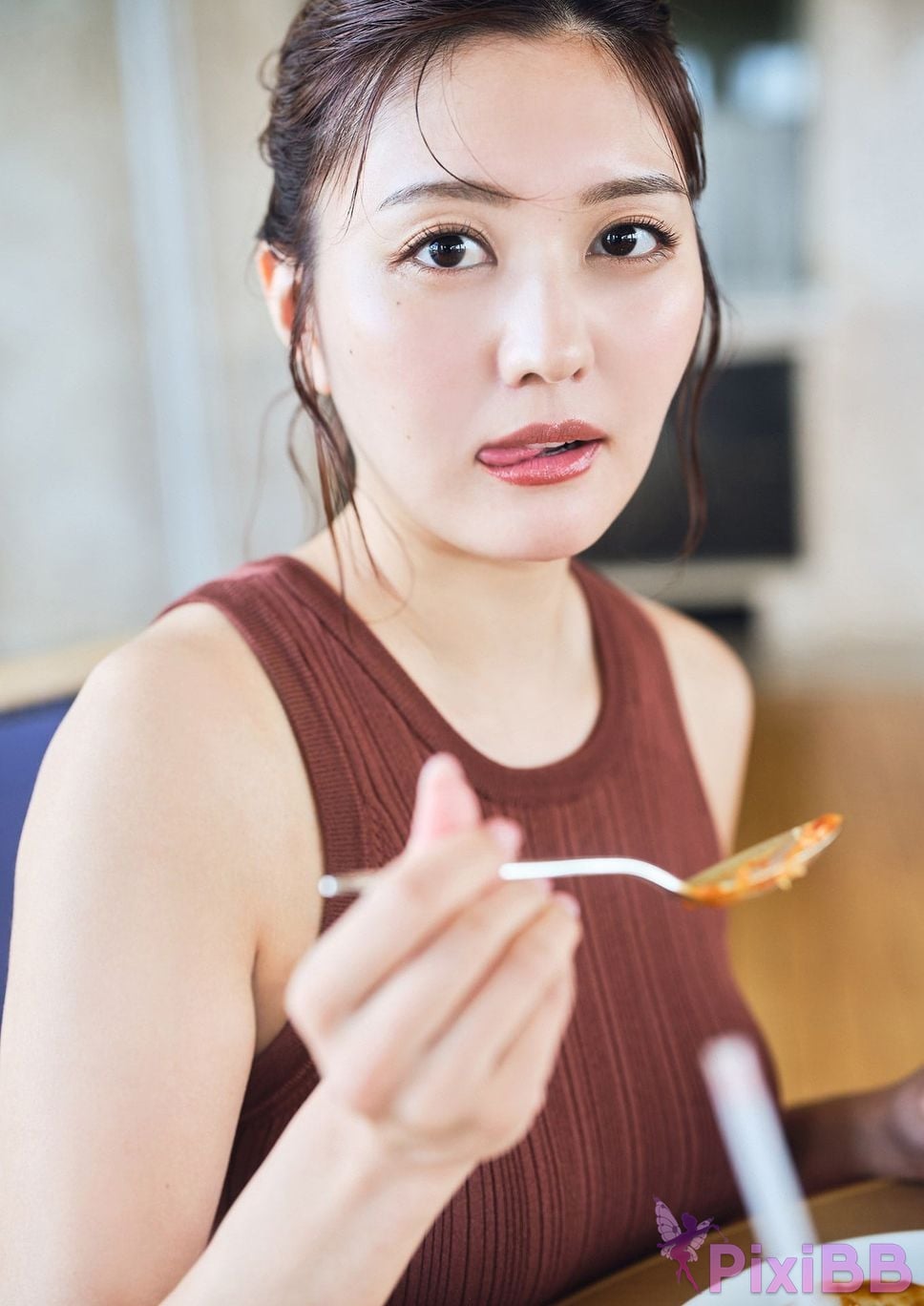 Japanese Idol Yume Hayashi large increase 82 page floating experience Spisan gravure photo book PixiBB.COM 026