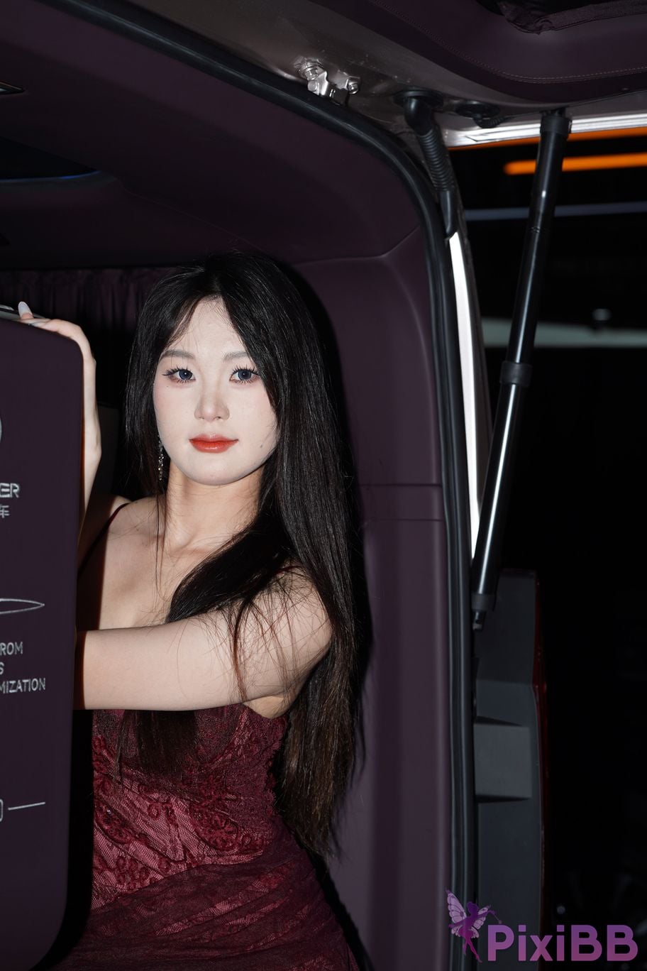 Featured Street Photography Works No.6010 Xiaoya in red dress PixiBB.COM 025