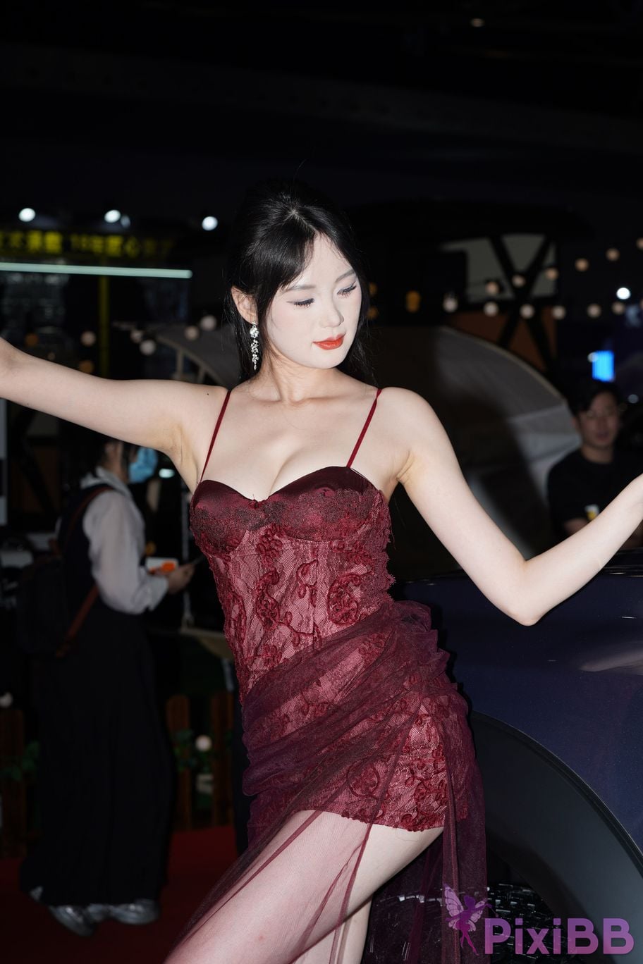 Featured Street Photography Works No.6010 Xiaoya in red dress PixiBB.COM 073