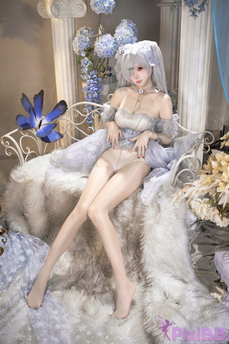 Cosplayer Crispy cake yaki NIKKE cinderella crystal princess PixiBB.COM 009