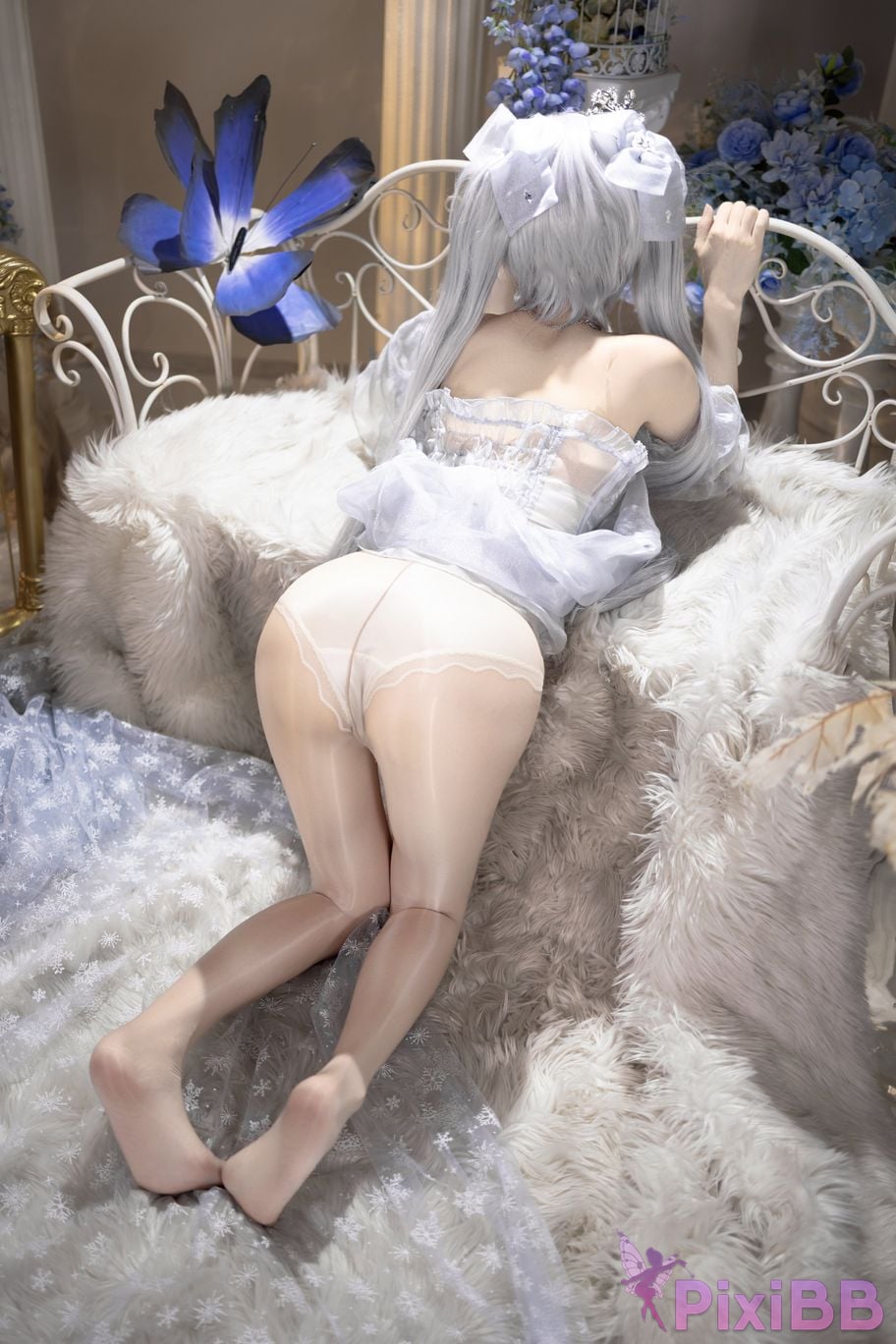 Cosplayer Crispy cake yaki NIKKE cinderella crystal princess PixiBB.COM 035