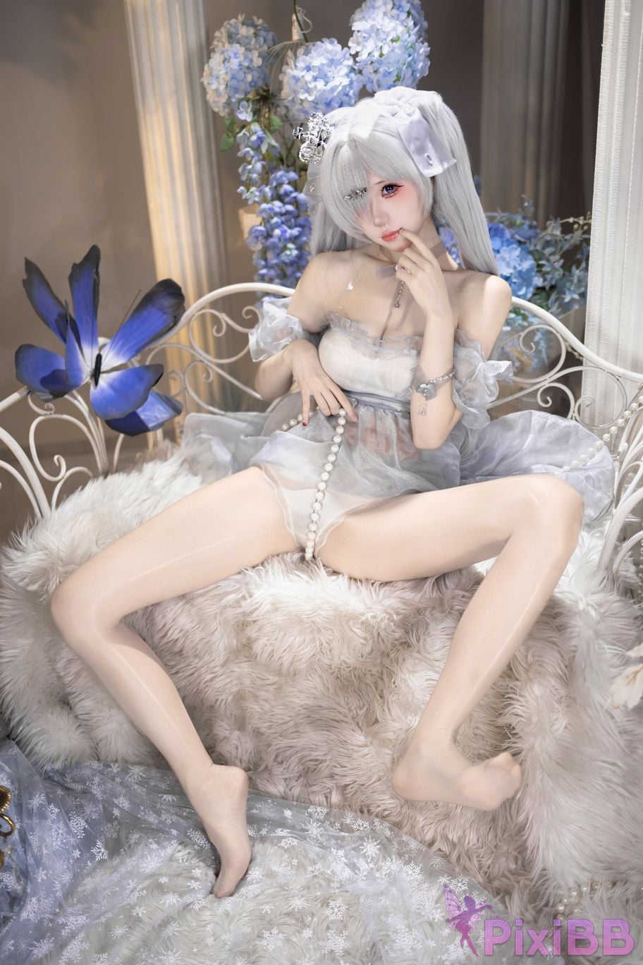 Cosplayer Crispy cake yaki NIKKE cinderella crystal princess PixiBB.COM 045